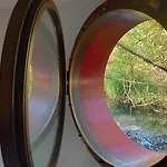 Atypique Independant Sur Peniche *