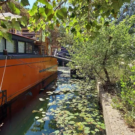 Atypique Independant Sur Peniche Apartman *