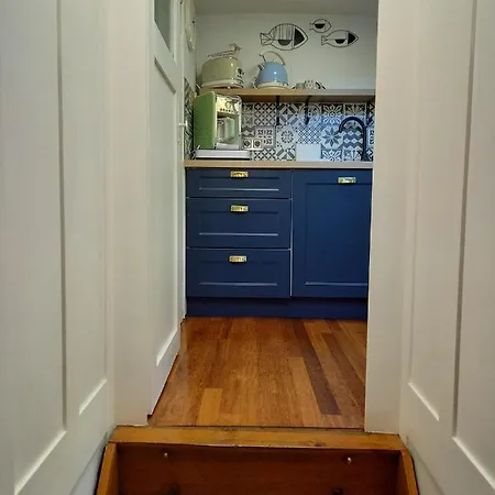 Atypique Independant Sur Peniche Apartman *