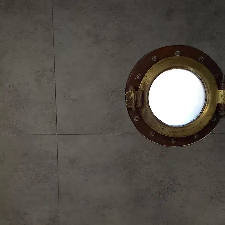 Apartman Atypique Independant Sur Peniche *