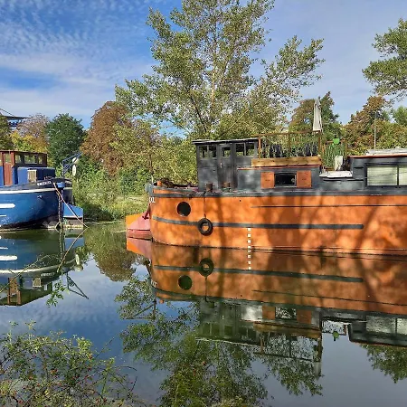 Atypique Independant Sur Peniche Apartman