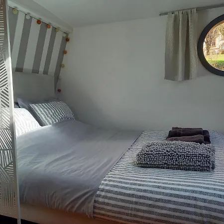 Apartment Atypique Independant Sur Peniche