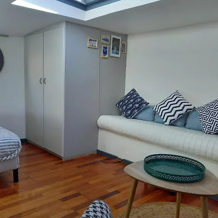 Atypique Independant Sur Peniche Apartmán *