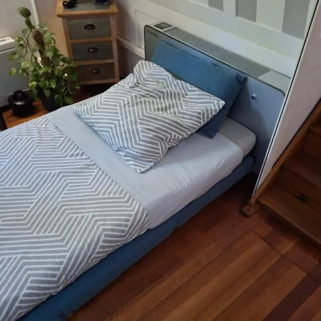 Atypique Independant Sur Peniche Apartman