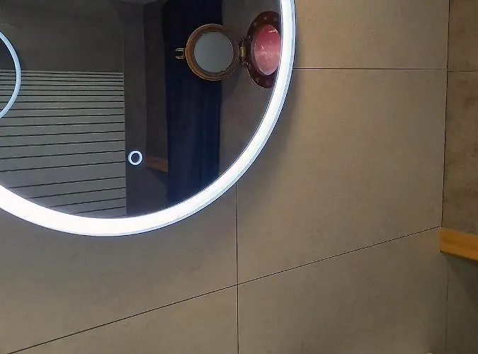 Atypique Indépendant Sur Péniche *