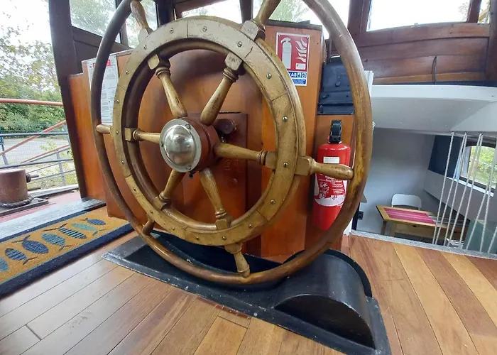 Atypique Independant Sur Peniche Апартаменты *